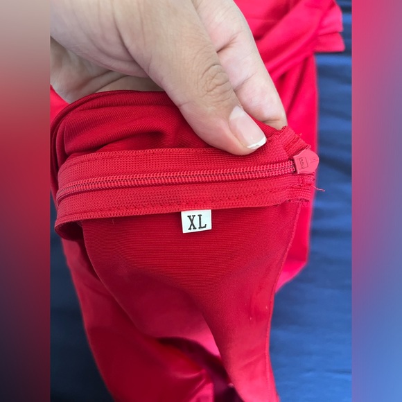 Red strapless Romper - Picture 4 of 4